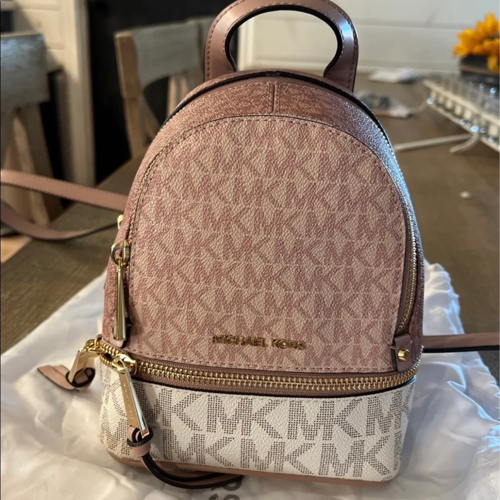 Michal Kors Rhea Mini Color-Block Logo Backpack
Pink/ White